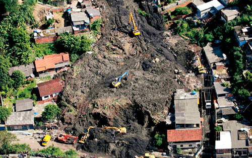 Deslizamento de terra no Morro do Bumba, em Niterói, matou 48 pessoas em abril de 2010
